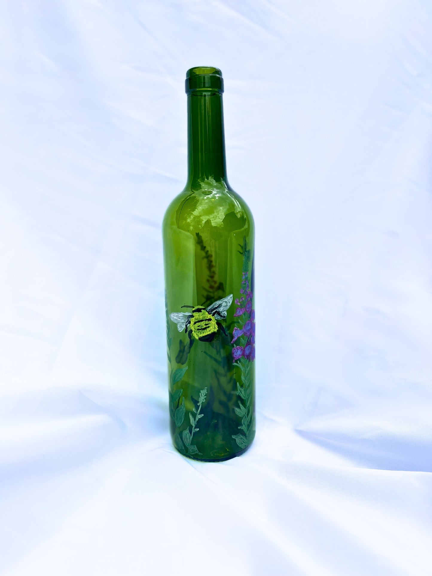 Hand painted-Wine bottle Vase-Bumble Bee-Wild Flowers-Upcycled Glass-Green Wine Bottle For Crafts-Housewarming-Gift for Couple-Couples Gift