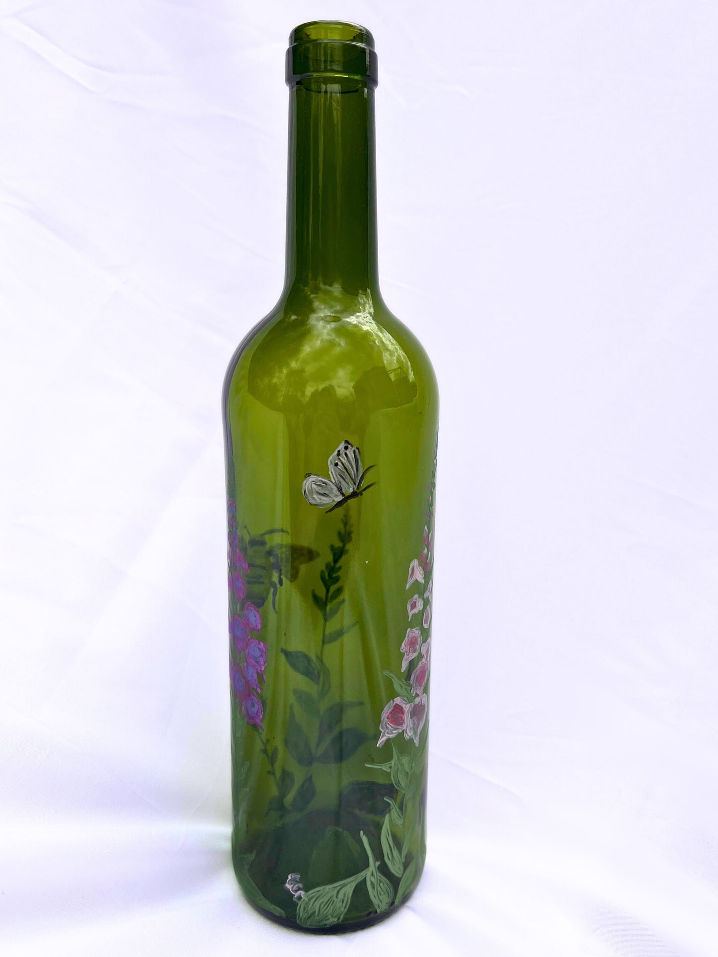 Hand painted-Wine bottle Vase-Bumble Bee-Wild Flowers-Upcycled Glass-Green Wine Bottle For Crafts-Housewarming-Gift for Couple-Couples Gift