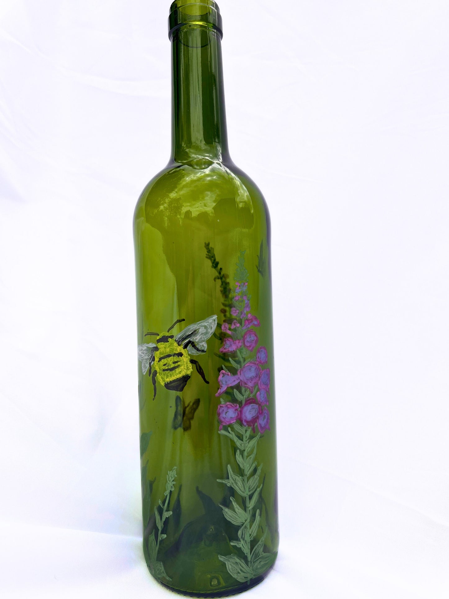 Hand painted-Wine bottle Vase-Bumble Bee-Wild Flowers-Upcycled Glass-Green Wine Bottle For Crafts-Housewarming-Gift for Couple-Couples Gift